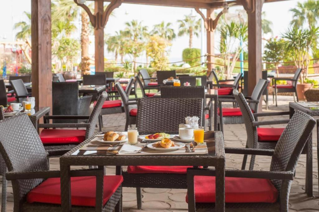 Porto Sokhna Beach Resort Ajn-Szuhna Kültér fotó